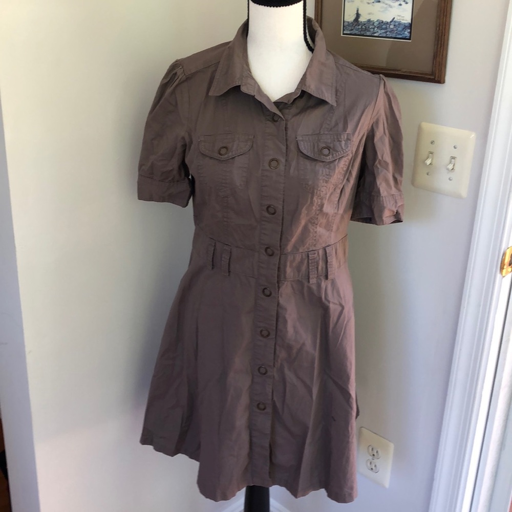 Smart fits brown women’s dress 👗.